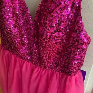Sequined short prom dress with tulle skirt